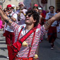 Lo Cese de Montaren : fête inventée et figure totémique du Pois Chiche à Montaren-et-Saint-Médiers