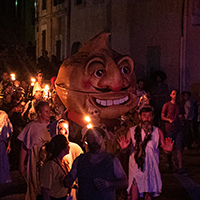 Lo Cese de Montaren : fête inventée et figure totémique du Pois Chiche à Montaren-et-Saint-Médiers