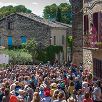 Lo Cese de Montaren : fête inventée et figure totémique du Pois Chiche à Montaren-et-Saint-Médiers